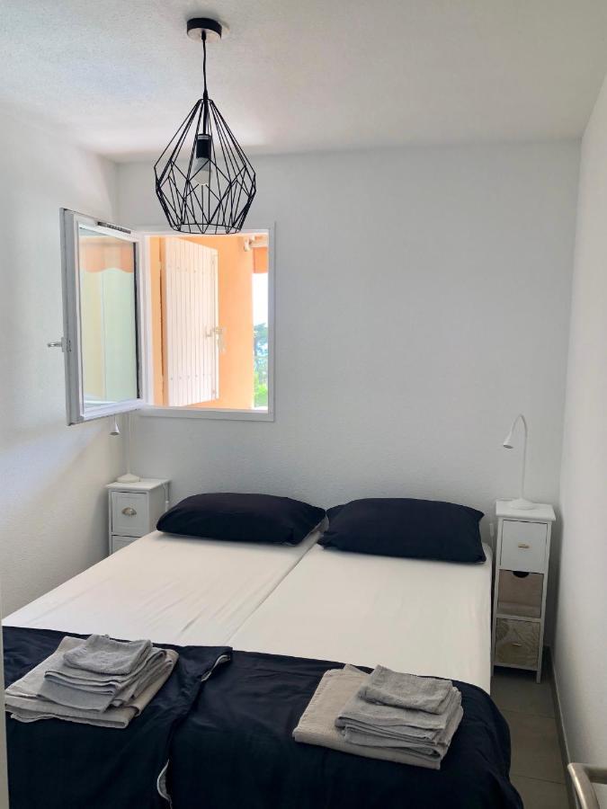 Apartment Newly Renovated Aircond-Wifi-Pool-Sea View-150M To Beaches- Сент-Егюльф Екстер'єр фото