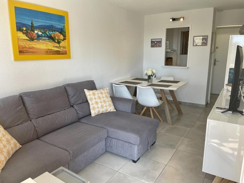 Apartment Newly Renovated Aircond-Wifi-Pool-Sea View-150M To Beaches- Сент-Егюльф Екстер'єр фото